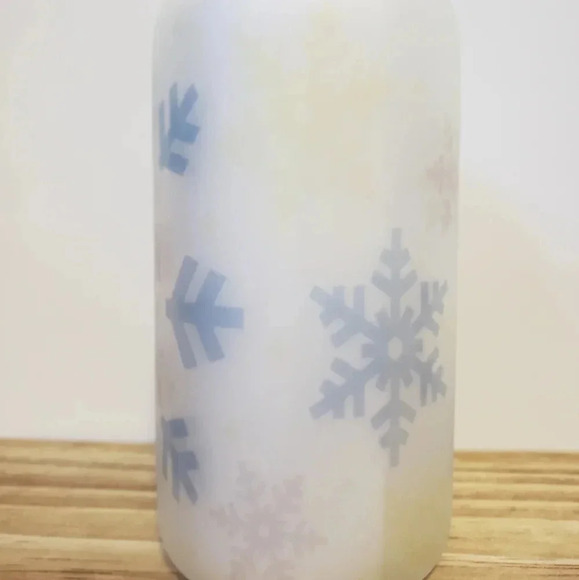 Season to be freezin frosted glass cup includes lid and plastic straw - Picture 7 of 7